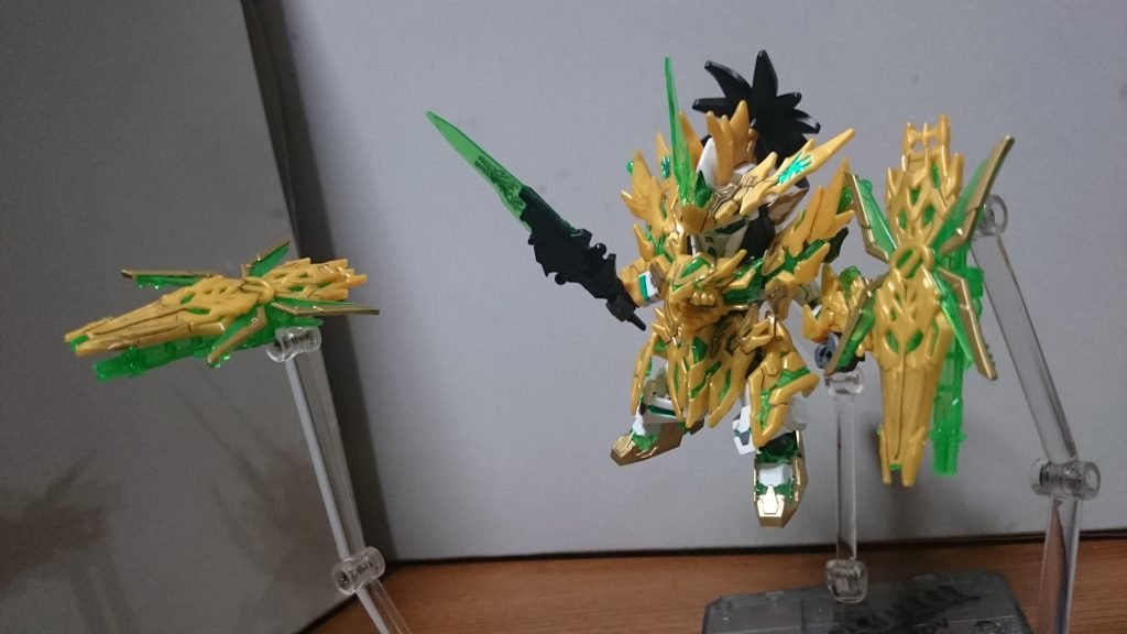 ・万賢龍盾シールドファンネル(+ガトリング)がモチーフっスね