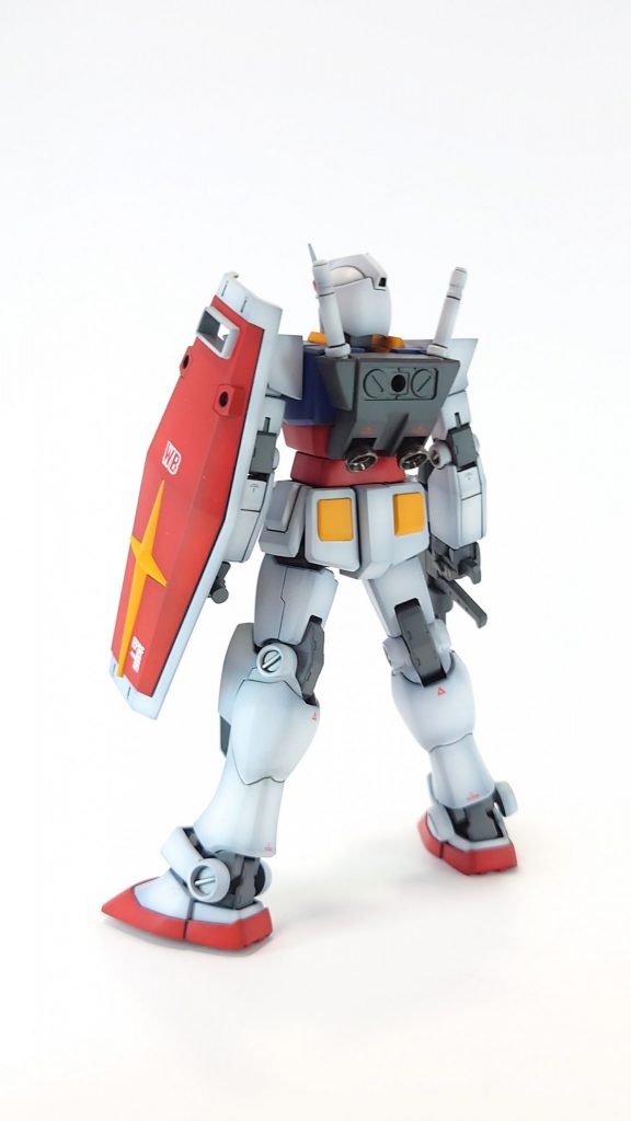 塗装は20年程前に流行した黒立ち上げのMAX塗り。デカールもその当時の作例を参考に貼りました。