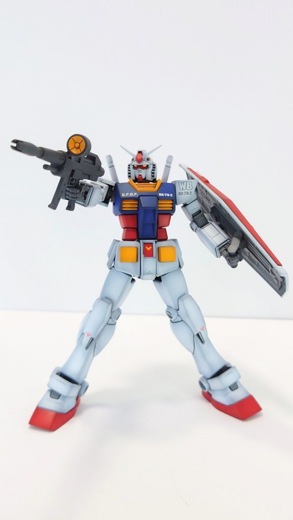 EGガンダム自体、他のファーストガンダムのパーツを組み込んでも違和感がないので旧キット等を使えばよりアニメ版に近付きそうです。