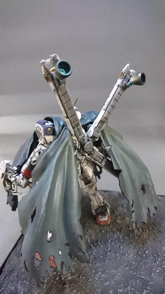 バックショット。バーニアにはシルバーで塗装した後、クリアブルーとクリアオレンジで金属焼け塗装を施してみました。