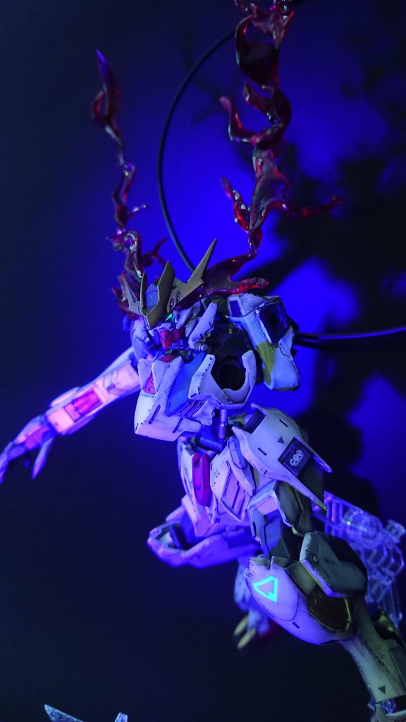 目元や各部赤外線ライトで発光します！！