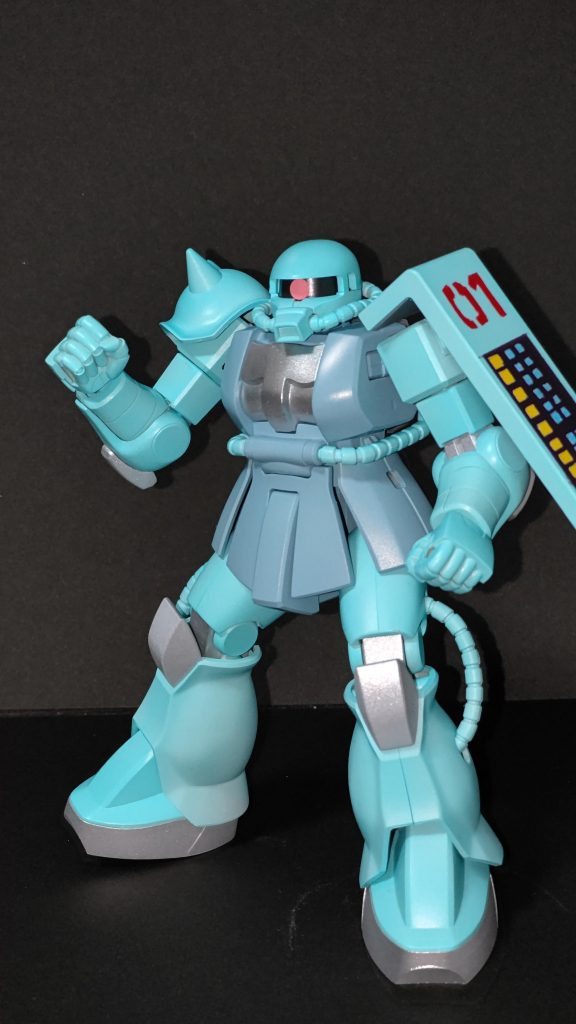 量産型はガイアさんのミクグリーンをベース確か、ミクさんの服は銀色だったので、関節や胸、膝の装甲をシルバーで