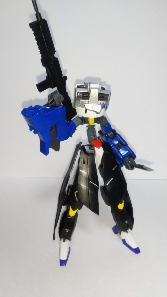 主にライフル(実弾)やナイフを使います。ナイフの理由は今後ハッキリしますよ…きっと((