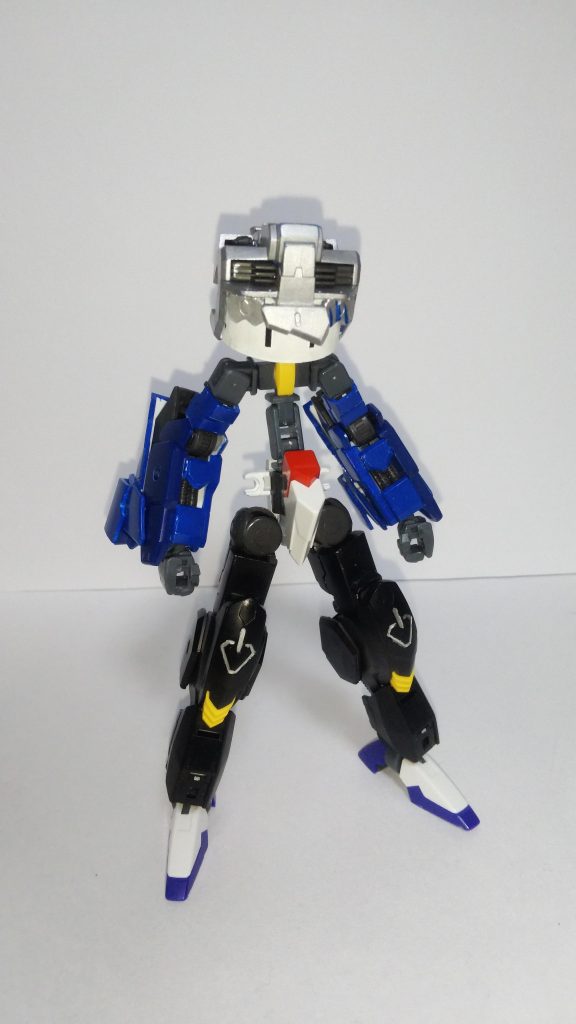 袴っぽい(?)スカート部分は外せるようにしてます。こっちの方が圧倒的に戦闘向きですね()