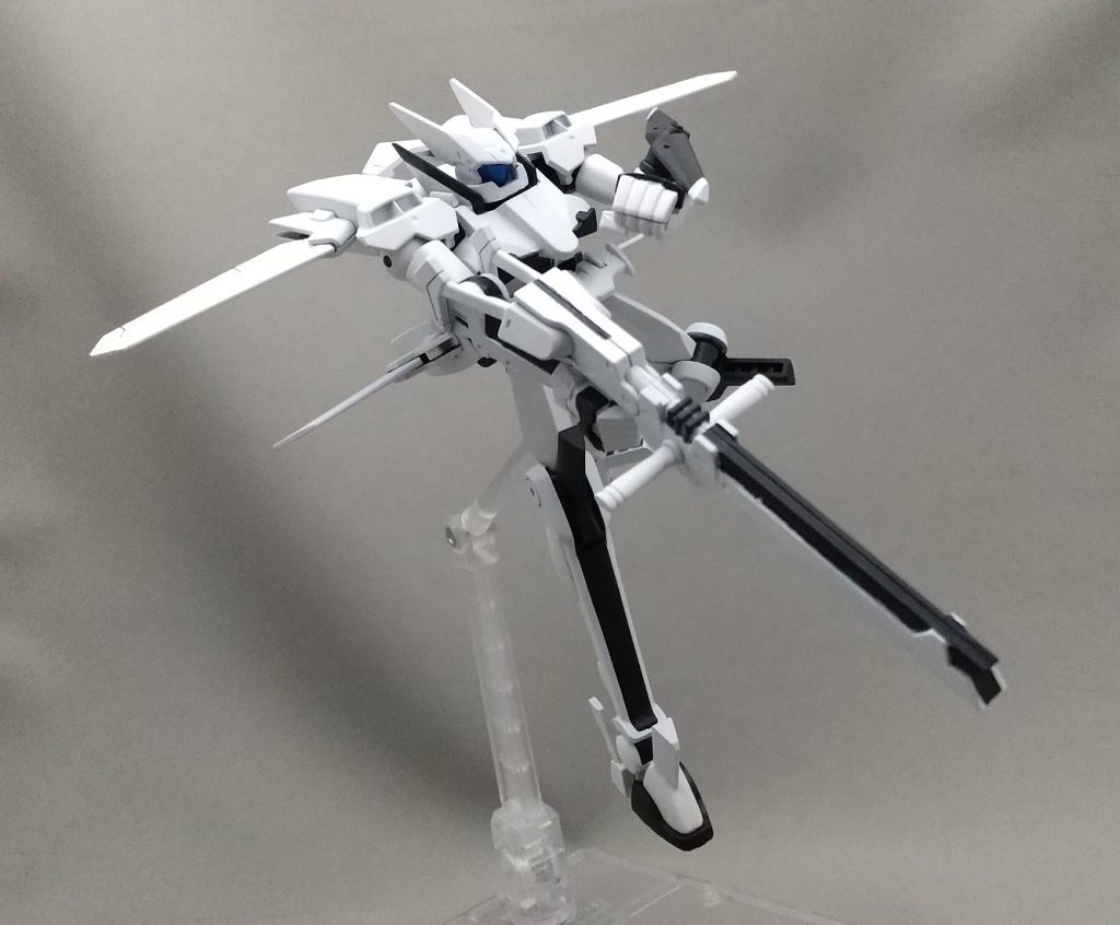 ライフルを構えて。フラッグのライフル形状はこれが一番好き。