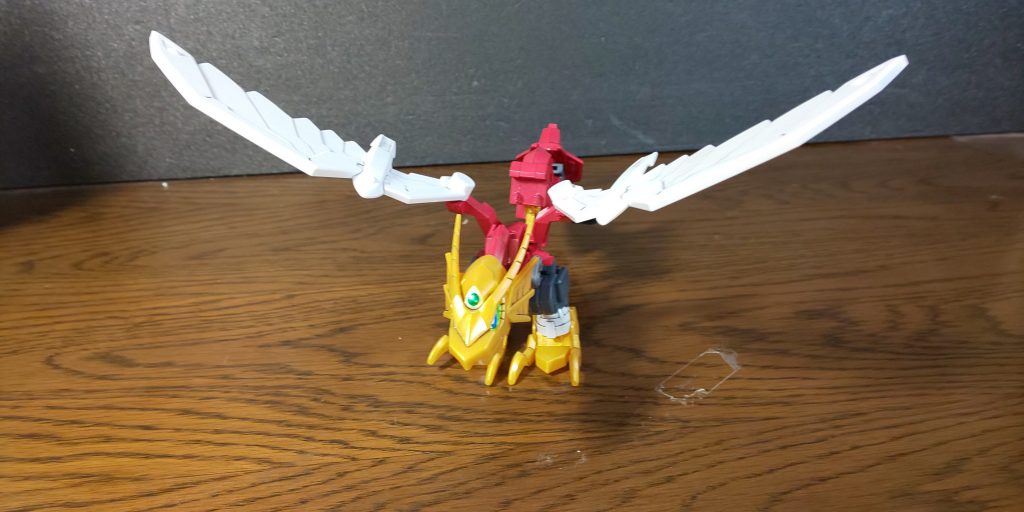 サポートメカ・コメットワイバーンベースはヴァルキランダー。 