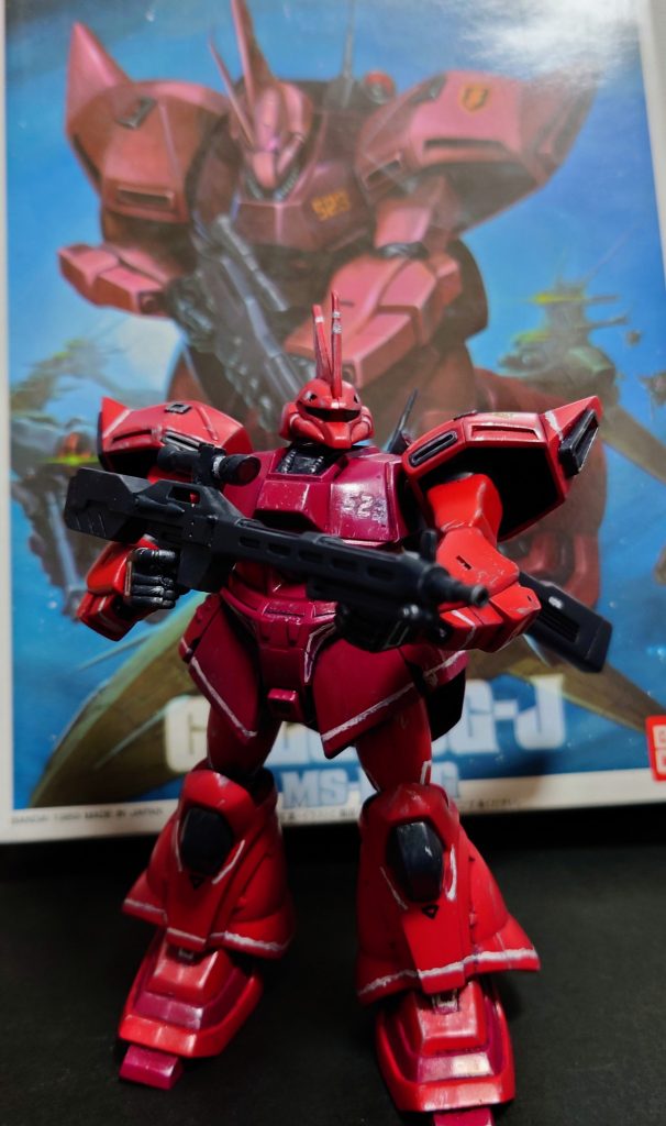 箱絵、凄くカッコいいんですが、このキットそんなに動かないですし★それと、胸の数字は白文字のシールが2枚ついてきます(今回は手描きです。ｺｺﾀﾞｹﾉﾊﾅｼ、ｼｯﾊﾟｲｼﾏｼﾀ。)