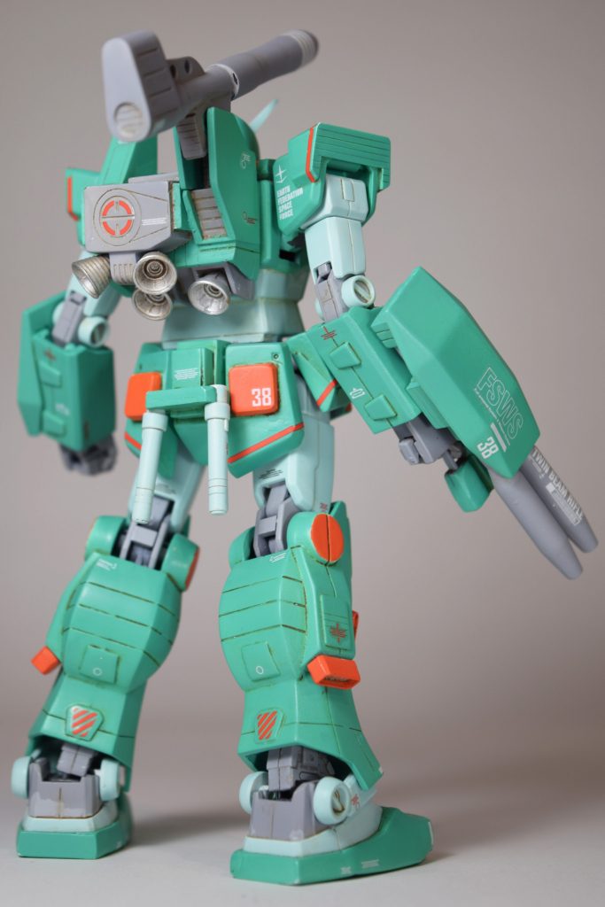 デカール貼りにも挑戦しました。MGフルアーマーガンダム、G.F.F.シリーズなどカトキハジメ氏の作品や商品を参考にしました。