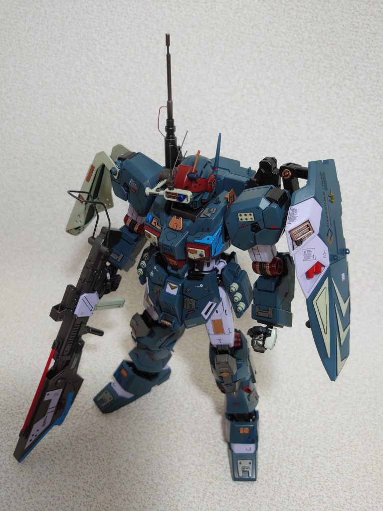 バイザーも可動します。