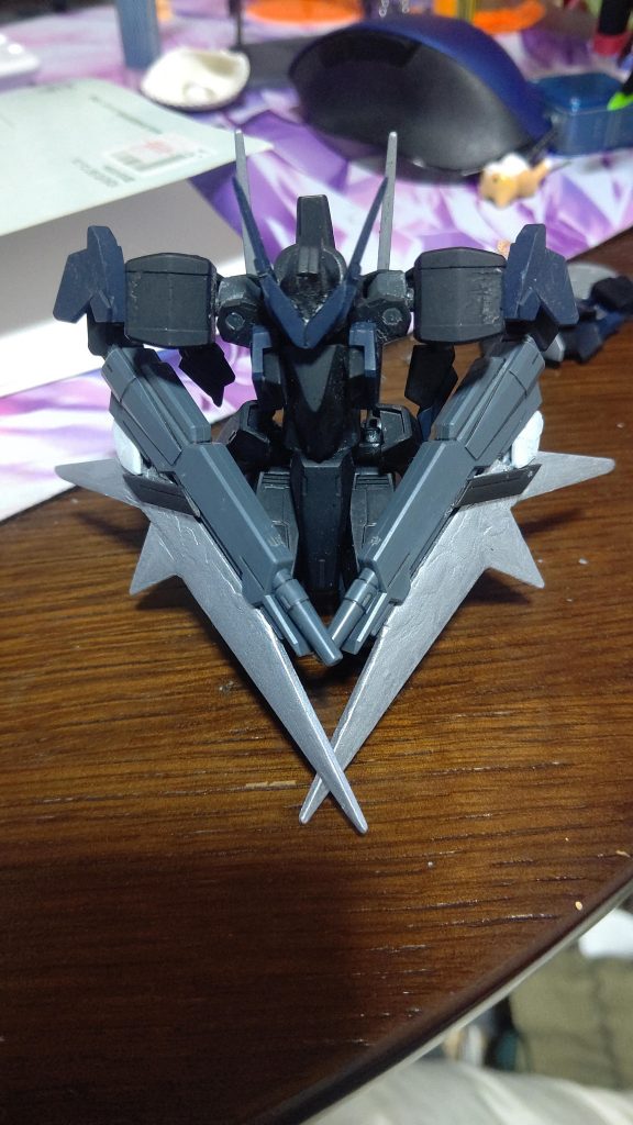 クリアパーツ塗装から数ヶ月ここら辺で今のカタチに近づいて行きました腕のビームライフルと写真には見えないですが膝のカノンがついてます