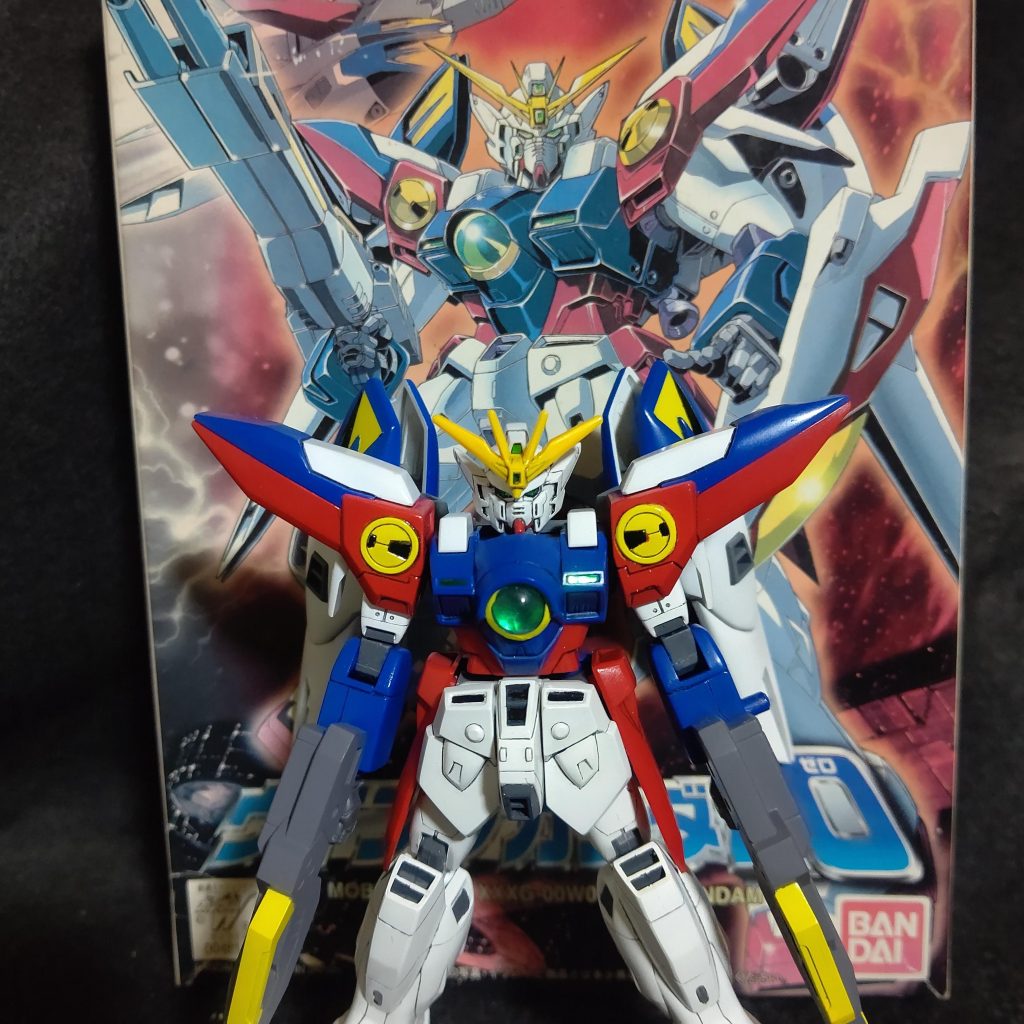 今回 何年前に？購入したかわからないんですが  パチ組みのまま  放置されてたゼロを塗装  ゆえに パッケージCG柄でわない  なので ミニミニ ヒイロがいません 残念です