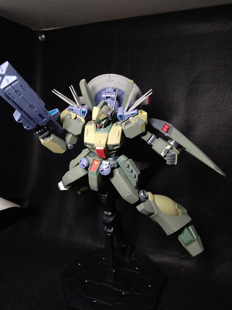 戦闘をメインとせず、索敵とジャミング戦を得意とする