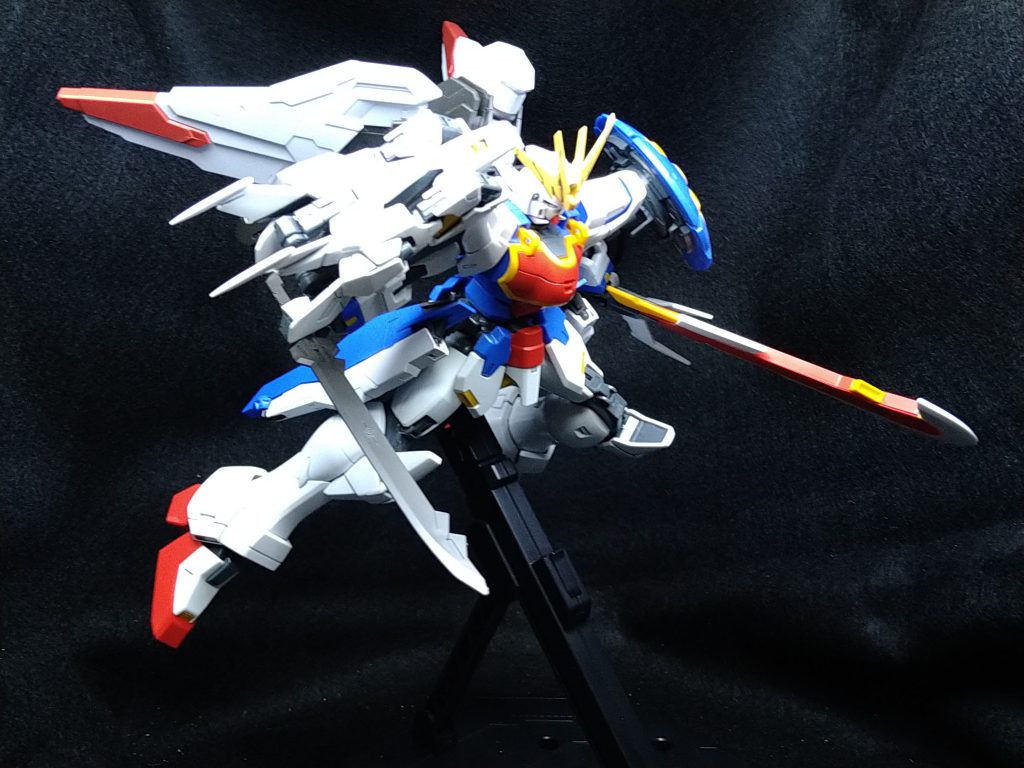 背中にマウントされている刀を装備による二刀流