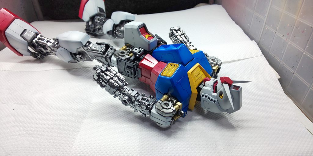 オマケ…内部メカの制作状況。残念ながら内部は手抜き気味です。とても光栄なことにGUNSTA総決算:2021年GUNSTA史上最も偉大な10人のガンプラモデラー(旧キット部門)No.1に選出されました。皆様、本当にありがとうございました。また良い作品が投稿出来るよう頑張ります。