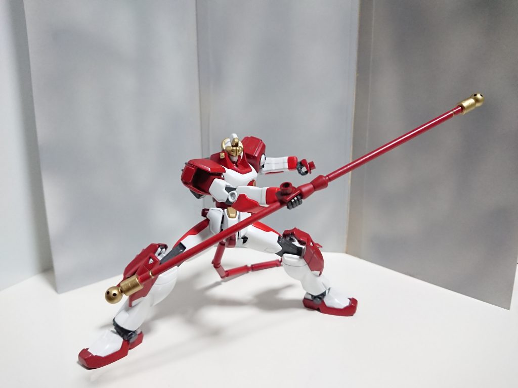 如意棒 悟空といえばこれと言っても過言ではない武器。伸縮はしませんがカリスティック形態に分離や尾と連結ができます。素材はプラ棒の両端に30MMのオプションのジョイントと先端にボールデンの軸を使ってます。