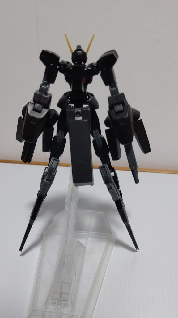 背面 ガデッサの粒子タンクをプラ棒でがっちゃんこ