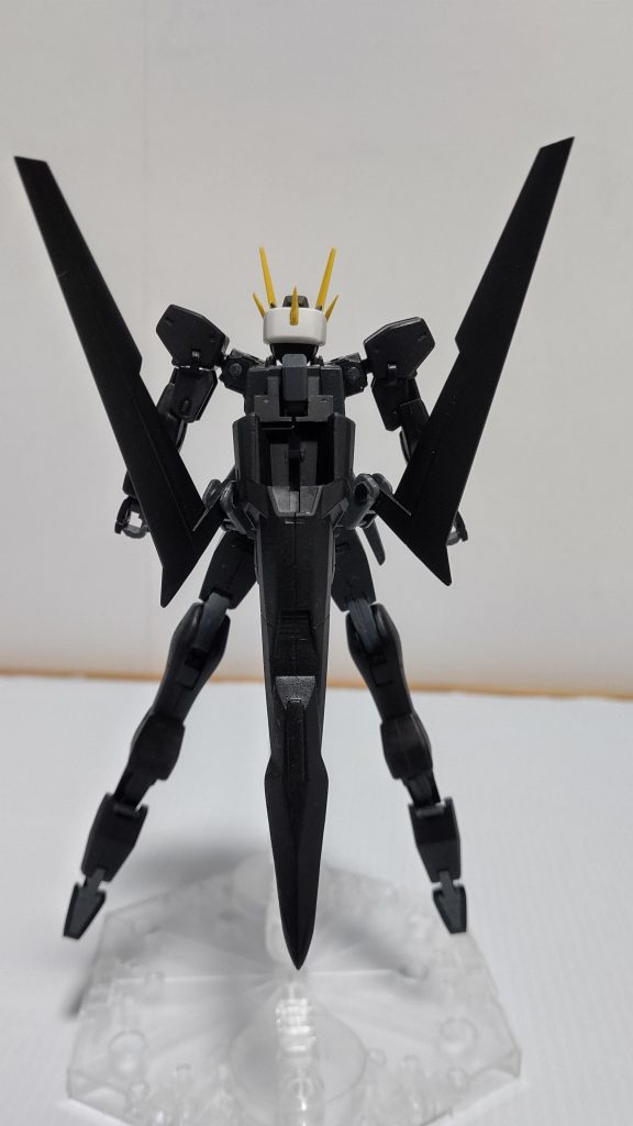 背面ウィングはMS形態だと百式みたいな感じになる