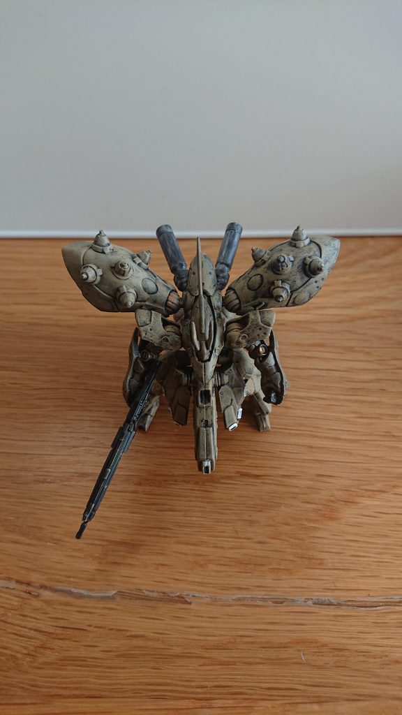 上からの視点。ファンネルのデザインがキモくて良い…