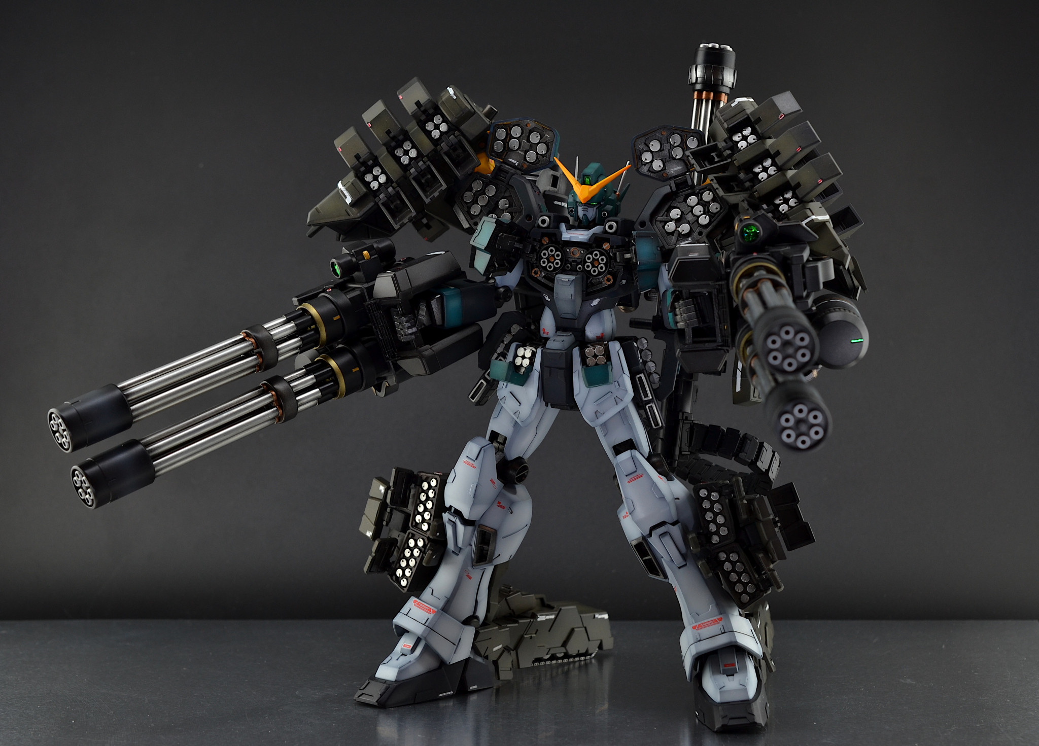 ＭＧ 1/100 ガンダムヘビーアームズ改 ＥＷプレミアムバンダイ - 模型