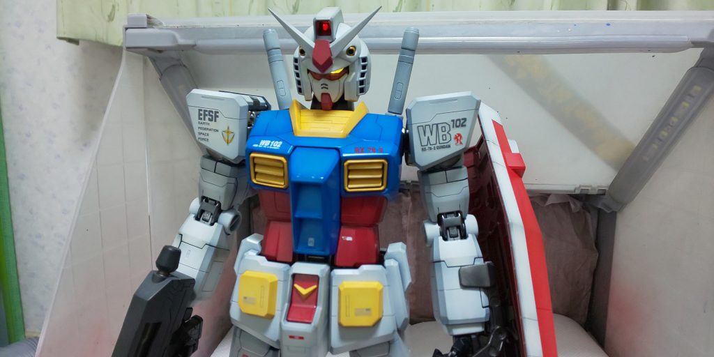 胸部のスラスターはボディに埋め込んでオリジン風にしました。