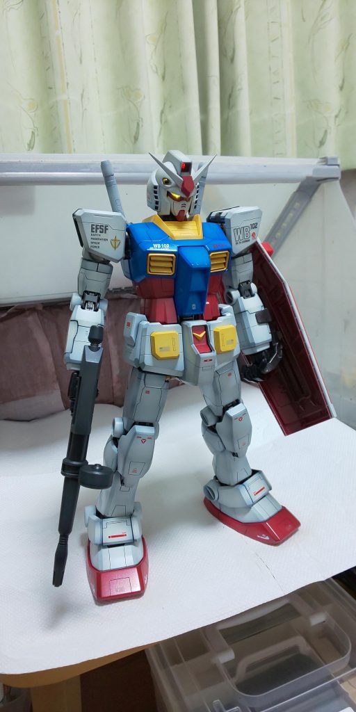 一部ガレキパーツを使用しつつ、各所にスジボリを入れてます。