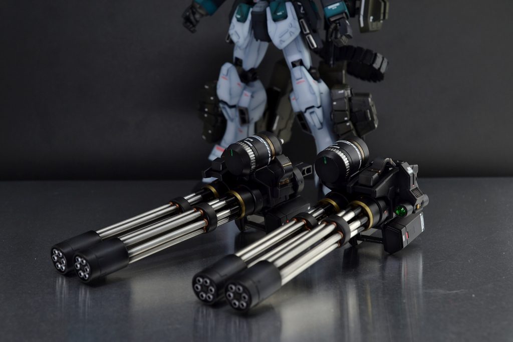 HGBC 1/144 ジャイアントガトリングを４つ使ってダブルガトリングを作りました。