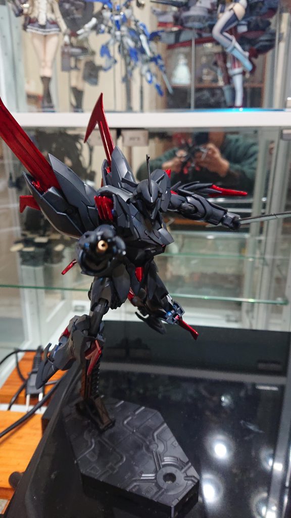 手のひらにビームバルカン