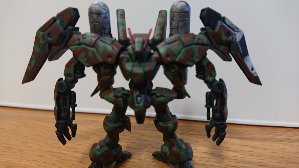 正面アップ。小さいからかピントが…