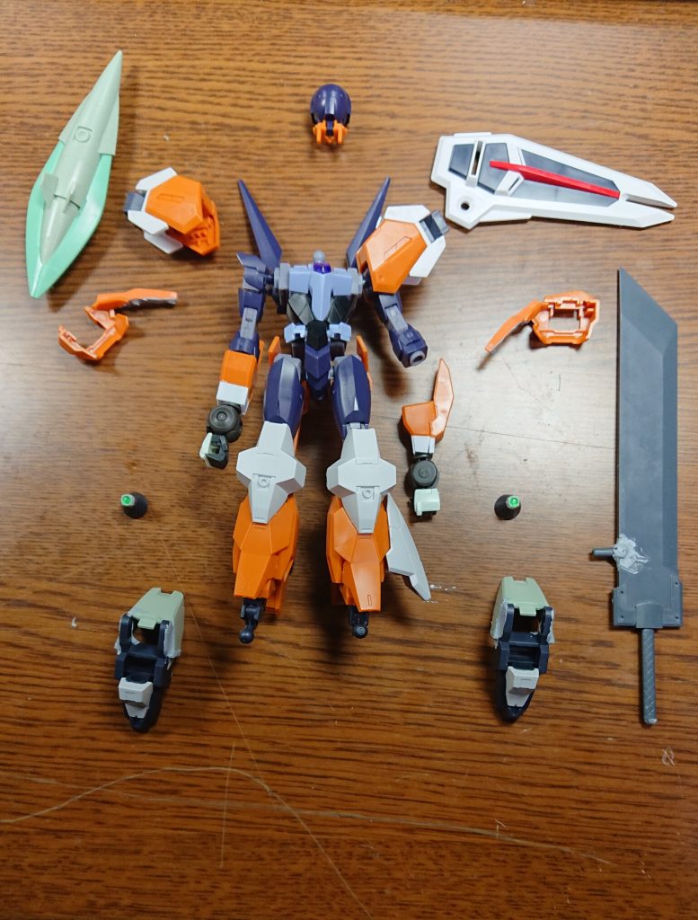 アルスコアガンダム自体への改造はしていないためもとに戻すことができます。まだ改造途中の写真ですが・・・