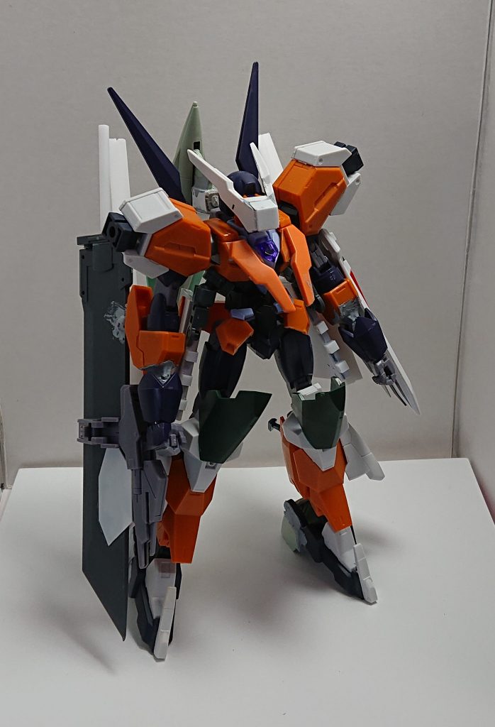 塗装直前 ファングコンテナと頭部はプラバンからです。デュビアスアルケーガンダムの頭部が難しそうだったのでガデラーザをモチーフにしています。閲覧ありがとうございます!!