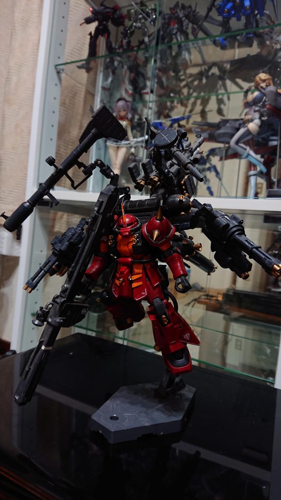 MGではビームバズーカをしっかり保持できないらしいですが、この点HGは問題なく持たせれるのがポイント高いですね。