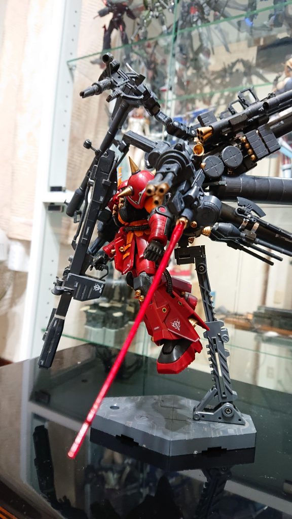 連邦のビームサーベルに対応するため溶解能力の強い武器を追加。ヒートサーベルではありません。