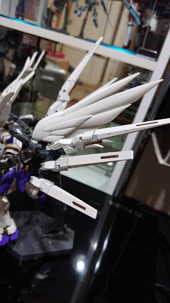 ドライツバーグはファンネルのように飛ばせれる!って言う脳内設定。そして自動で戻ってくる。