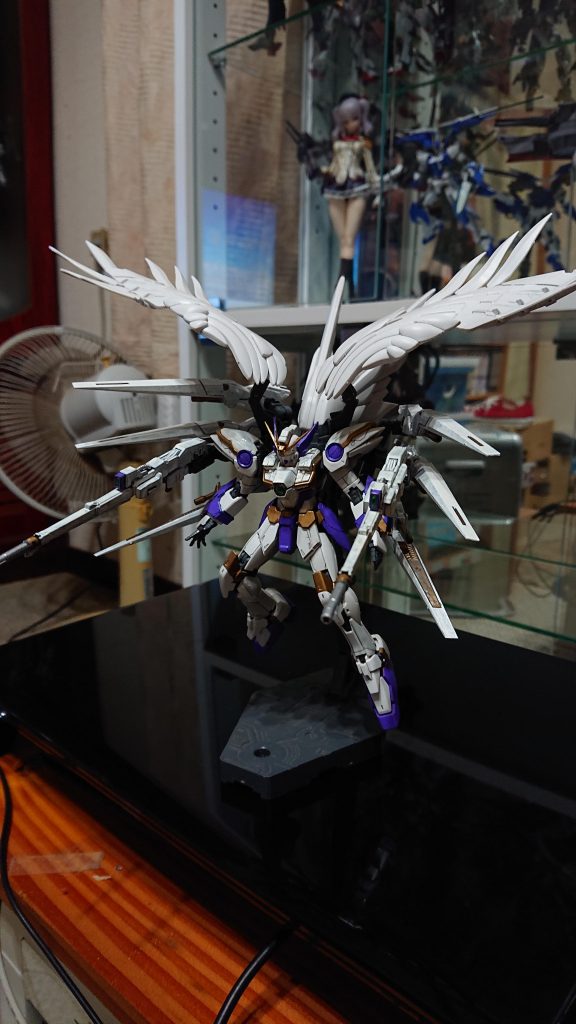 前回はドライツバーグのみ可動可能だったがツインバスターライフルも自由が効くようになったため、あり得ない火力を叩き出す!