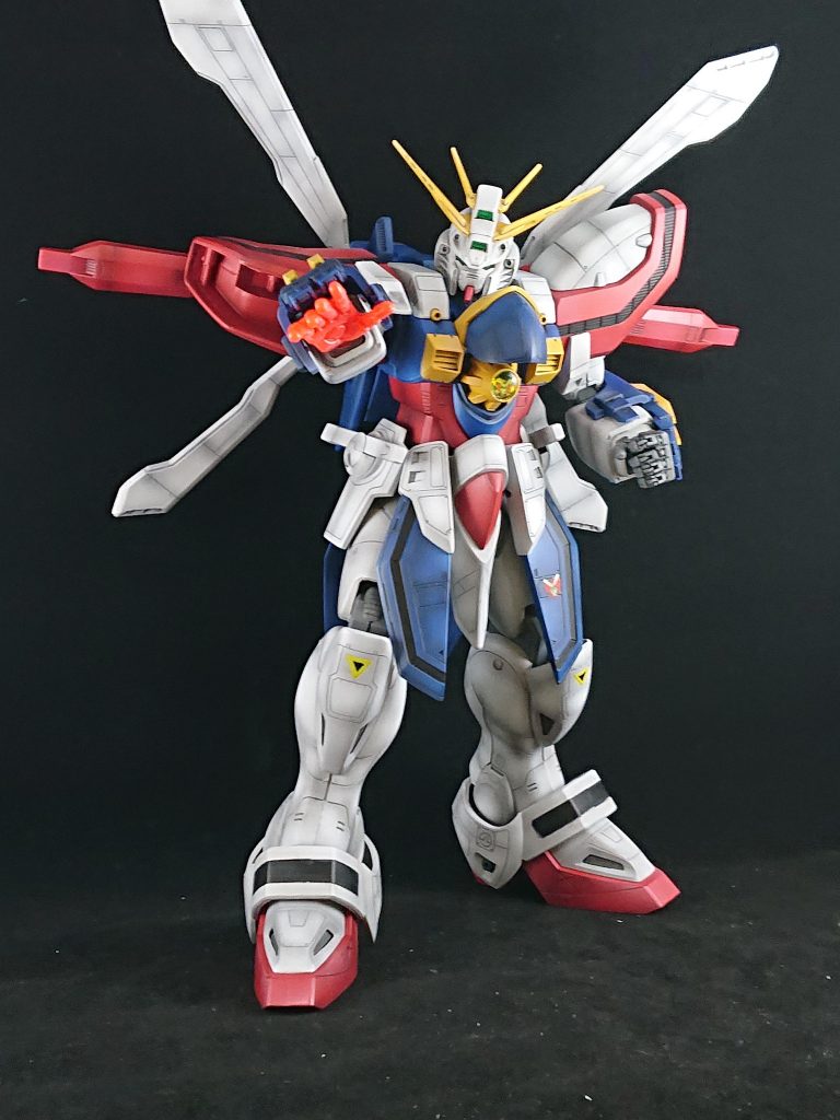 古いキットらしく羽っぽいものやら足やら全て挟み込み、殆どのパーツモナカ合わせ目なのでたいぶ難産でした。改造はほとんどしていません大量の後ハメ加工と頭の角サブカメラみたいなの少し薄くしたくらいです（素組だと頭長く見えたので）