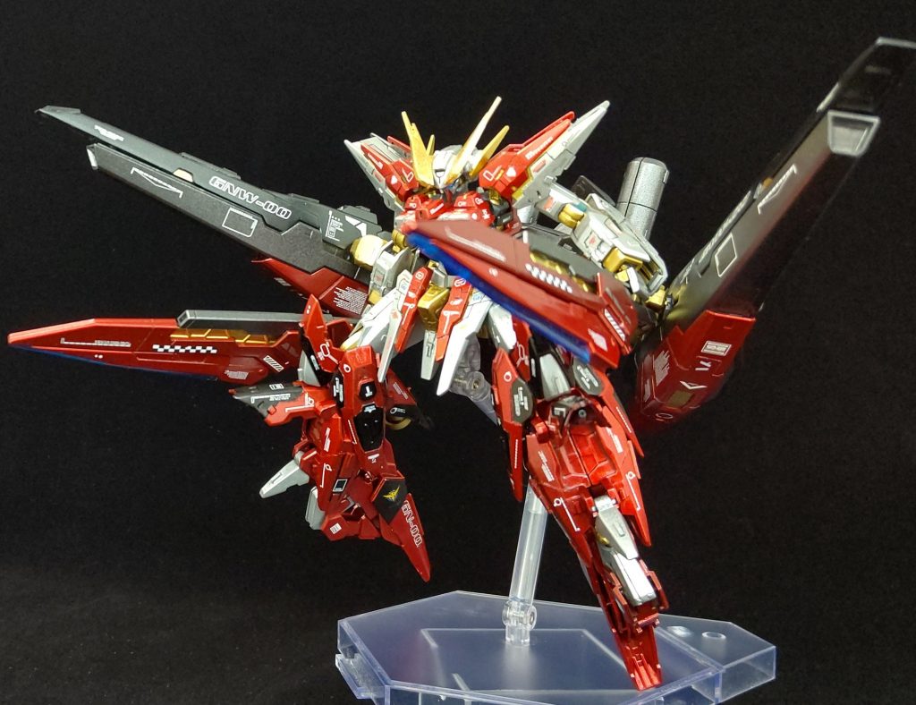 キュリアス・フルバーストGNキャノン、GNソードライフル、GNレッグキャノンから発射される本機オリジナルのフルバースト。フリーダムを参考に編み出したものになります!また、GNキャノン接続部にクシャトリヤのパーツを利用したことにより、パーツ同士が干渉しなくなりました!