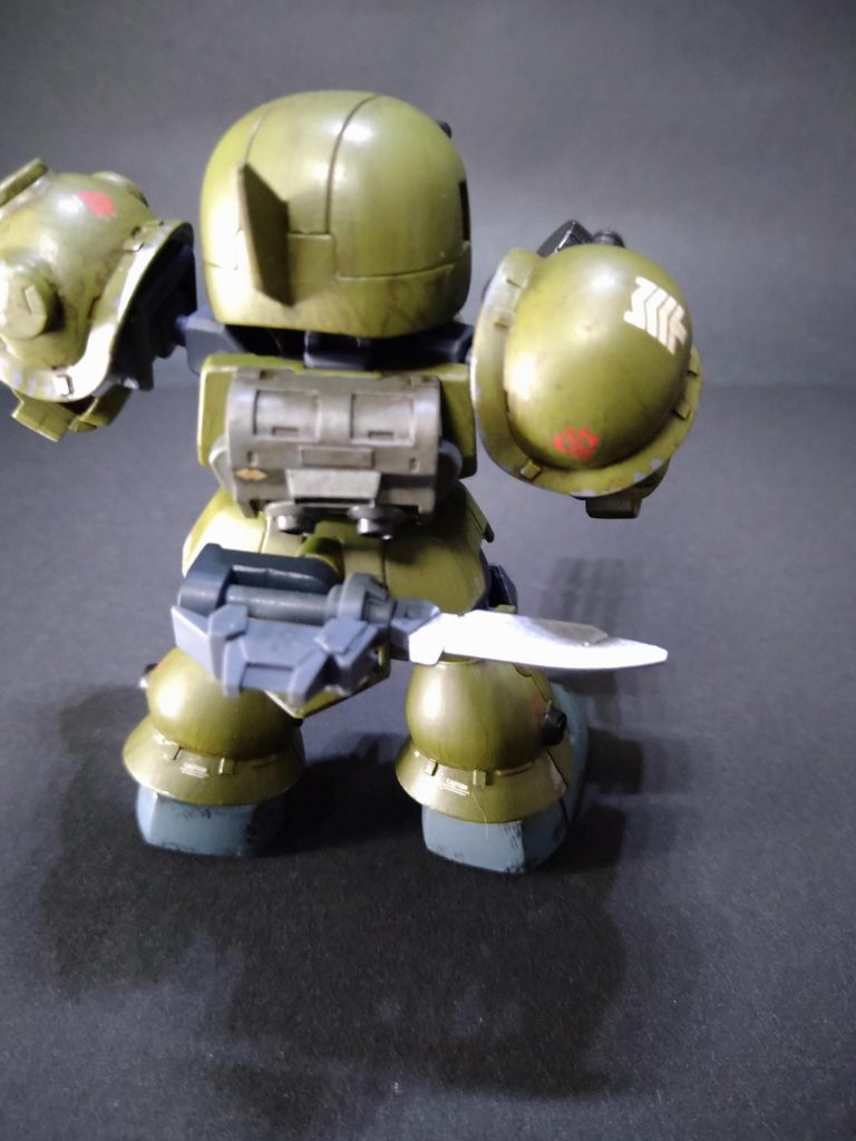 一応、背部に取り付け可能です。