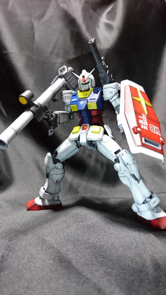 箱絵のイラスト風のポーズです、ハイパーバズーカが似合いますね。