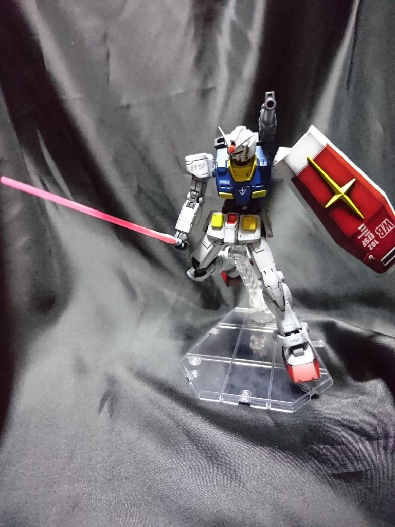 ビームサーベルはホワイトでグラデーション塗装をしています