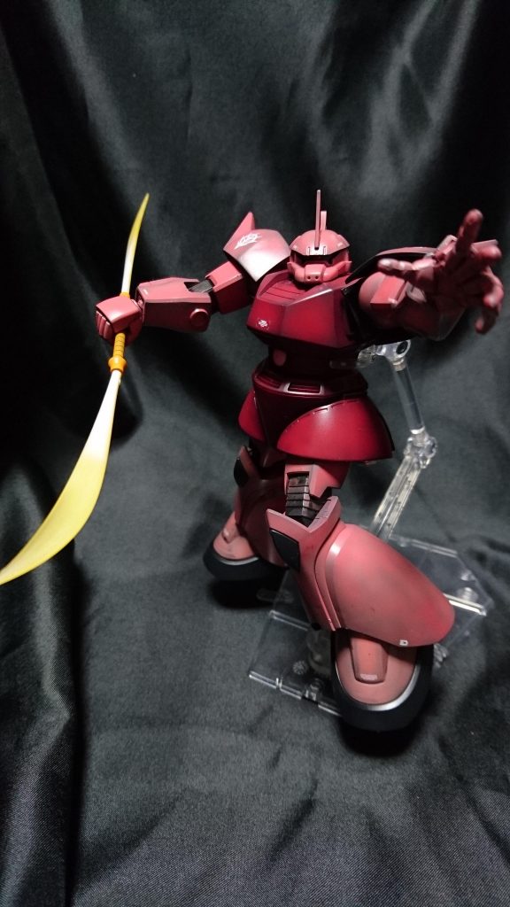 左手の開き手は表情が出ていていい感じだと思います、ビームナギナタはクリアーパーツをメラミンスポンジで研磨後ホワイトでグラデーション塗装何となく発光してるように見えますでしょうか？