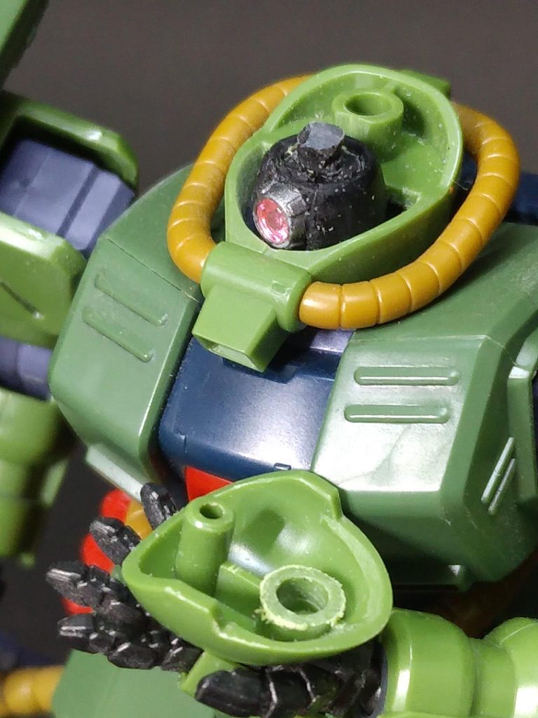 モノアイの可動化はケンプファー同様、コトブキヤのM.S.G「メカサプライ06ジョイントセットB」のボールジョイントを利用しています。3/9 ザクの日ザクII改でした～( ^^)/