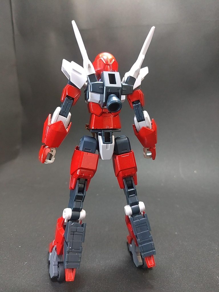 コアガンダムII(G-3カラー)にアルスコアガンダムの頭部と前腕を装着。脚部は30MMのシエル･ノヴァ用脚の延長パーツとエグザビークル(エアファイター)のローラーレッグを使って作りました。カラーリングはスーパー戦隊のレッドをイメージして赤を中心に塗ってみました。左モモに「ヒトツメ」に似ている30MMのバイロン軍のマークを貼ってみました。ザフートの左肩にも貼りました。機体名はアルスとアスランを混ぜてみました。