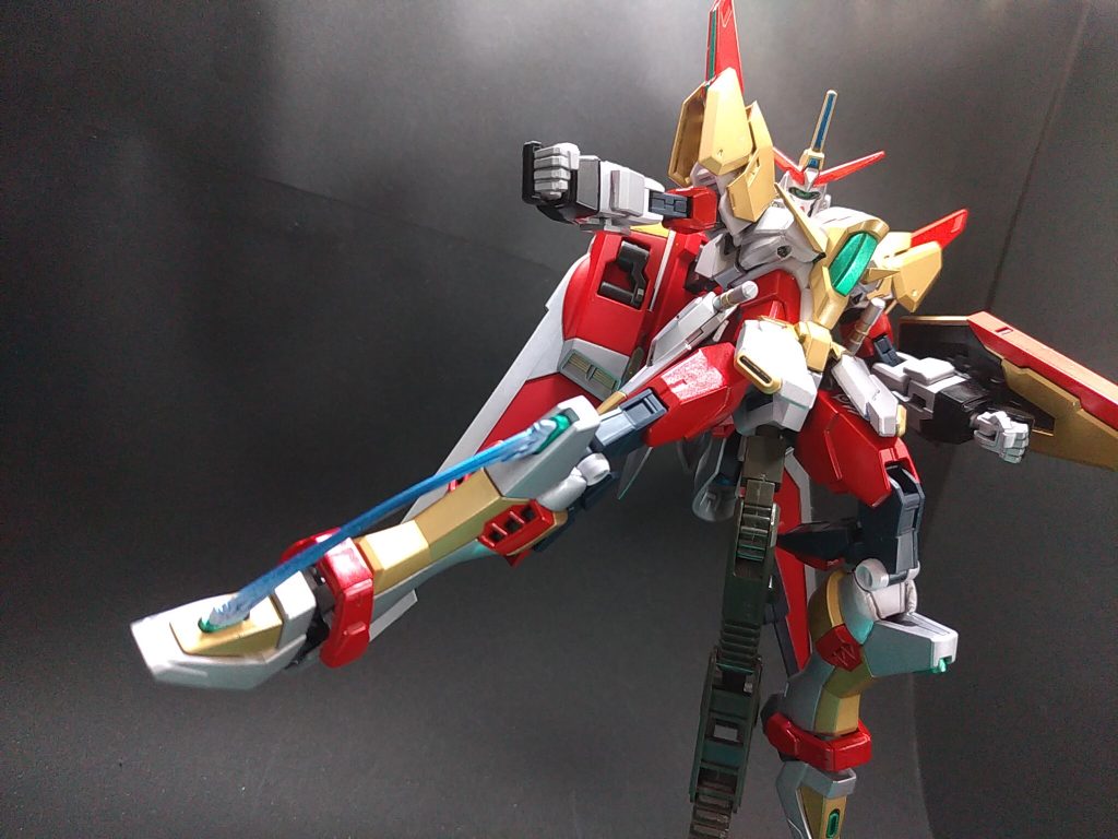 「ジャスティスキック！」GBNを荒らす悪党に正義の蹴りが炸裂する。サイドアーマーが干渉して本家ジャスティスより脚が上がりません(°∇°;)