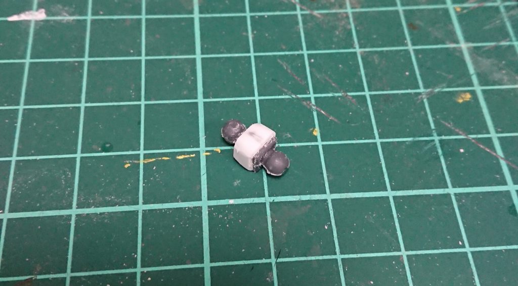 首のPCを延長＆太らせ。