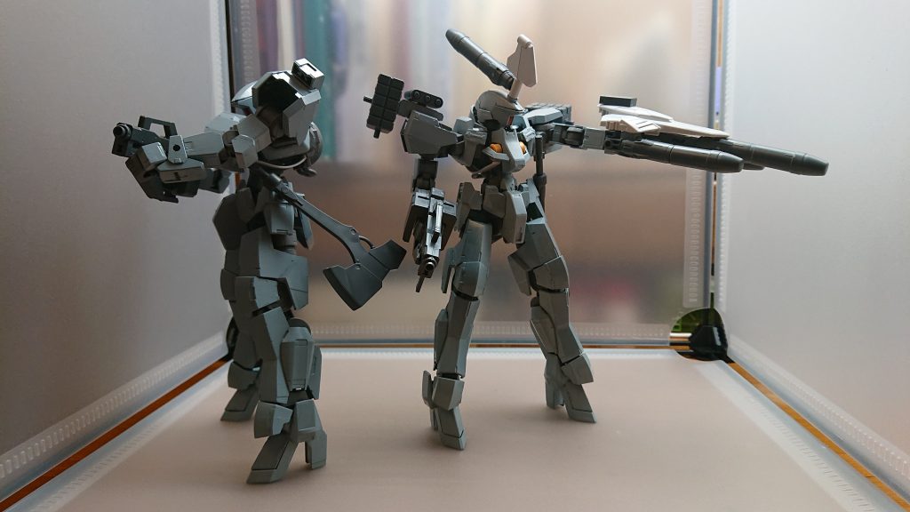 ミサイルグレイズが他のヴァルハラグレイズを先導して攻撃を仕掛ける周りは辺り一面が火の海になろうとしていた