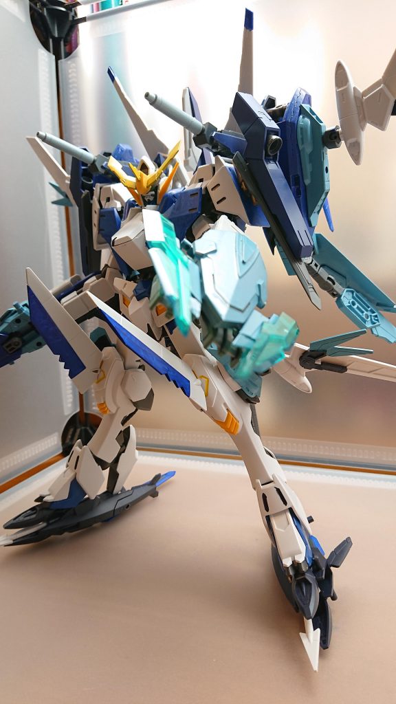 アンカーガントレット左腕に装備されたガントレット状の装備打撃での攻撃だけでなくミサイルで攻撃も可能更に水を纏わせて盾にすることもできる
