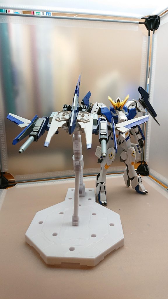 トライデントスティンガーディープトライデントとスティンガーが合体した武装支援機遠隔操作で海中だけでなく空中での高速移動を可能敵機体に目掛け突撃し装甲を貫いて破壊する