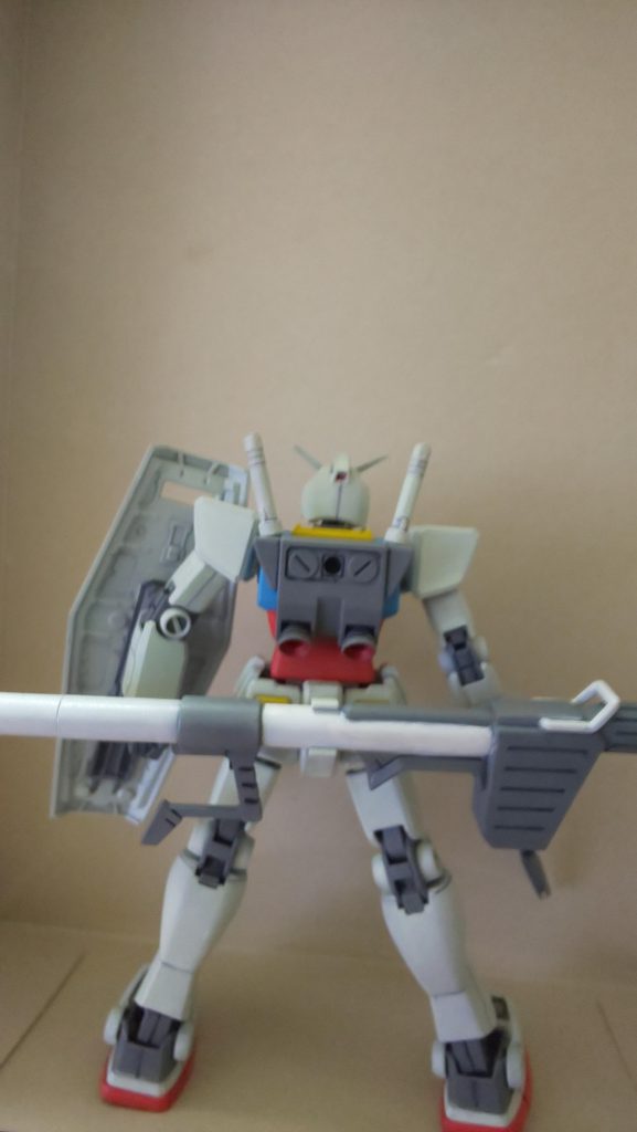 ハイパーバズーカはアニメ設定で塗装しました。