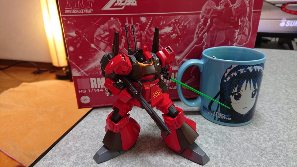 クワトロ用(アーガマ1号機)はHGUCです。