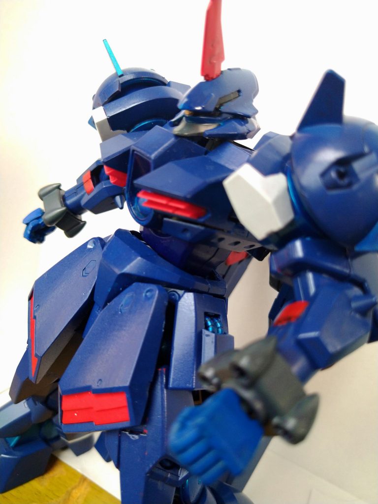 元にした機体に近づけようと思いましたが…デカすぎるバックパック、ミサイル、グラビトン砲は諦めました…